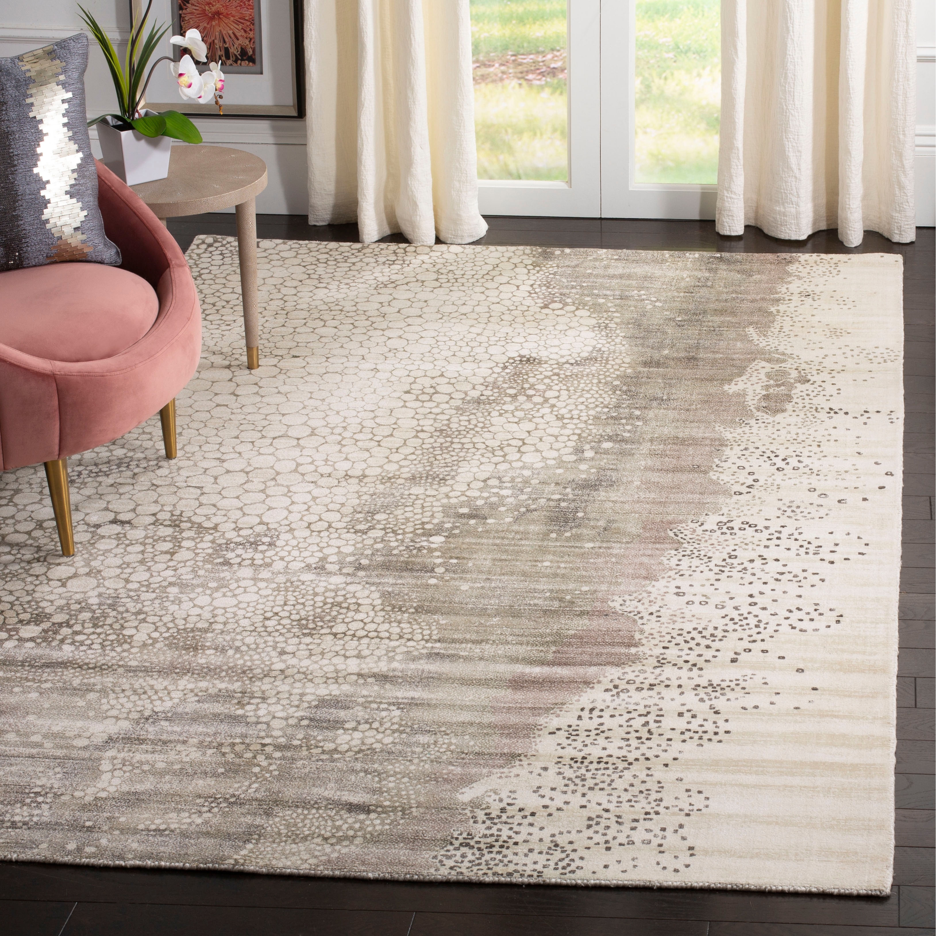 SAFAVIEH Handmade Mirage Ilariana Modern Abstract Viscose Rug