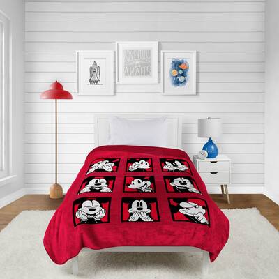 Mickey Mouse Expressions Silk Touch Throw 50x70