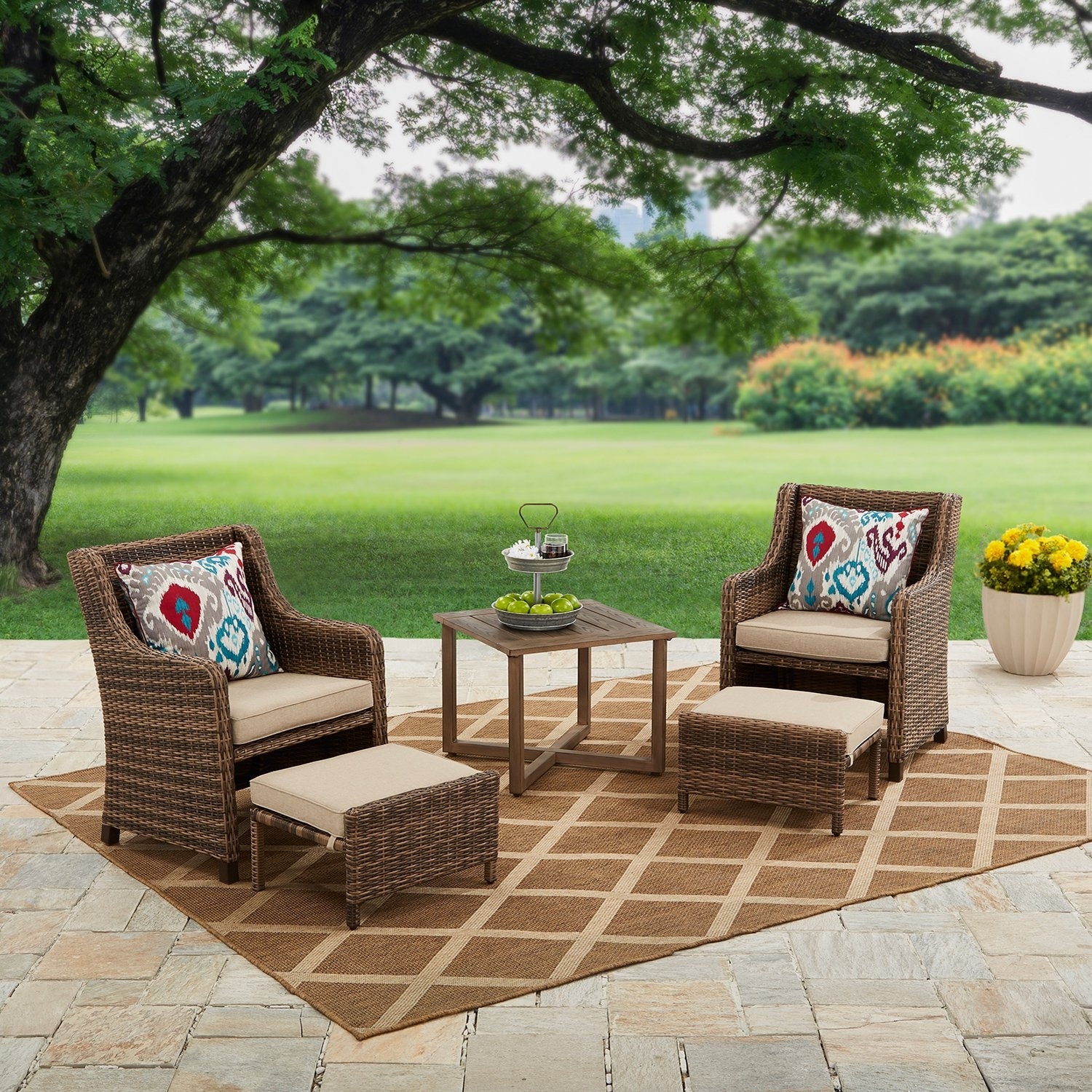 【値下げ】ホーソンビーチクルーザーHawthorneMontgomeryWard Hawthorne Park 5 Piece Outdoor Chat Set with Beige Cushions - Bed