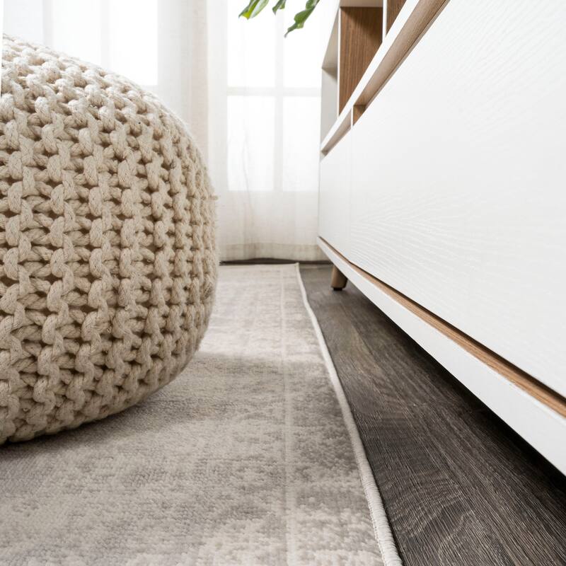 JONATHAN Y Rosalia Ornate Medallion Modern Area Rug
