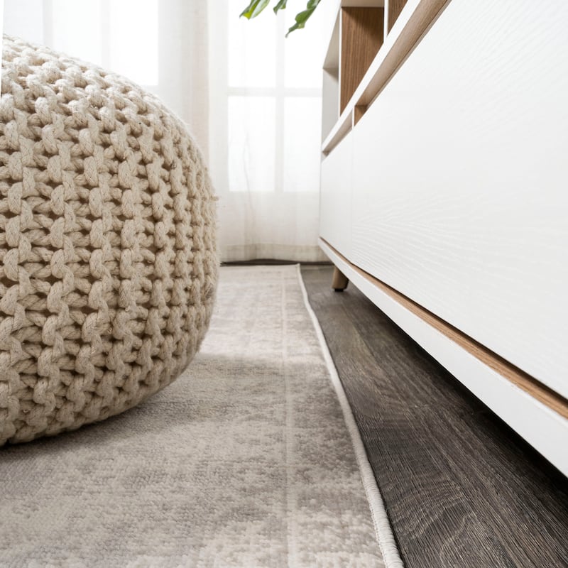 JONATHAN Y Rosalia Ornate Medallion Modern Area Rug