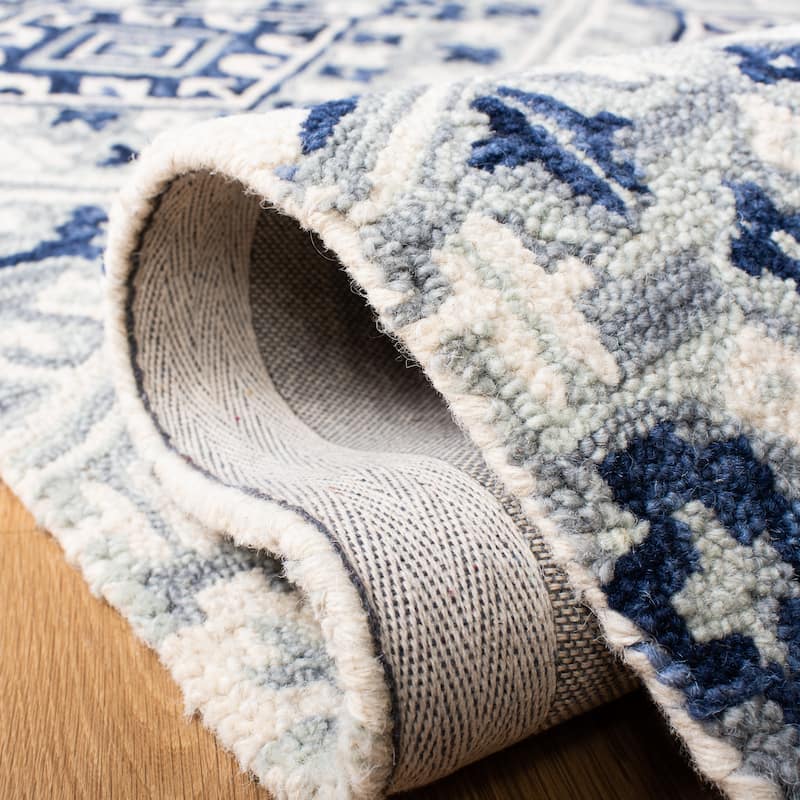 SAFAVIEH Handmade Aspen Idit Boho Tribal Wool Rug -