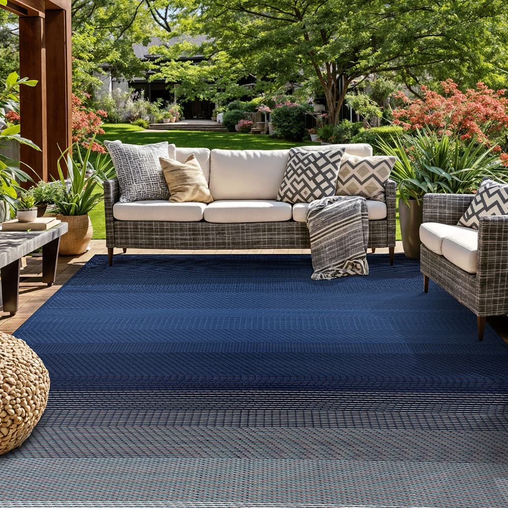 World Rug Gallery Contemporary Stripe Shade Geometric Reversible Recycled Plastic Outdoor Rugs