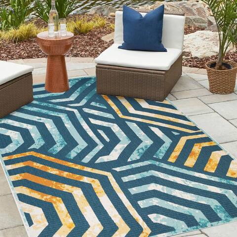 Coastal Geometric Indoor/ Outdoor Runner or Area Rug by Superior