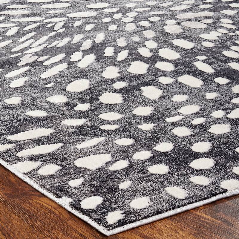 N Natori Serengeti Charcoal Spotted Area Rug