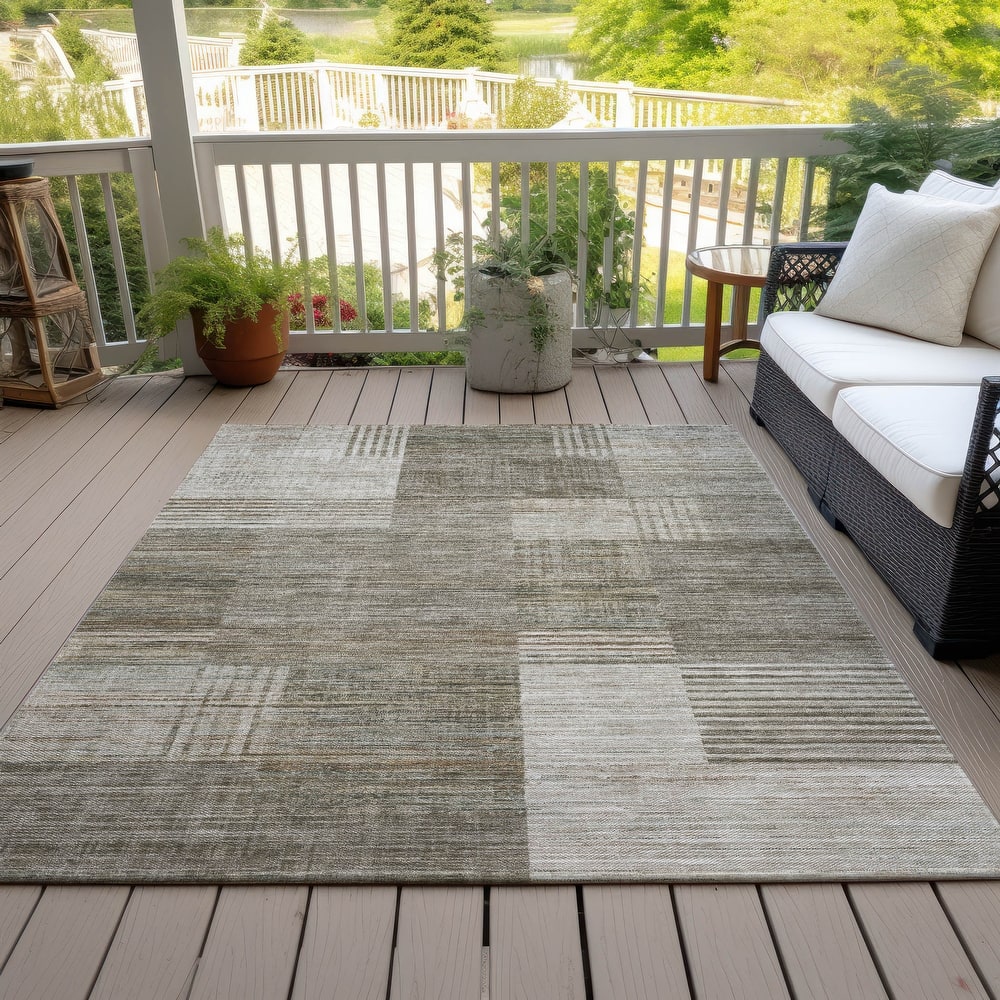 Machine Washable Indoor/Outdoor Contemporary Geo Chantille Rug