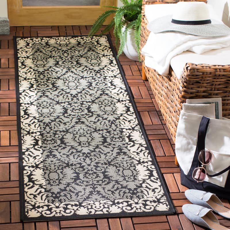 SAFAVIEH, Courtyard Foelke Indoor/ Outdoor Patio Backyard Rug