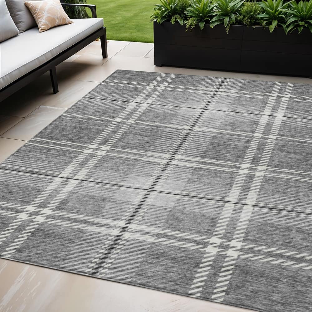 HomeRoots Plaid Transitional Rectangle Outdoor Rug