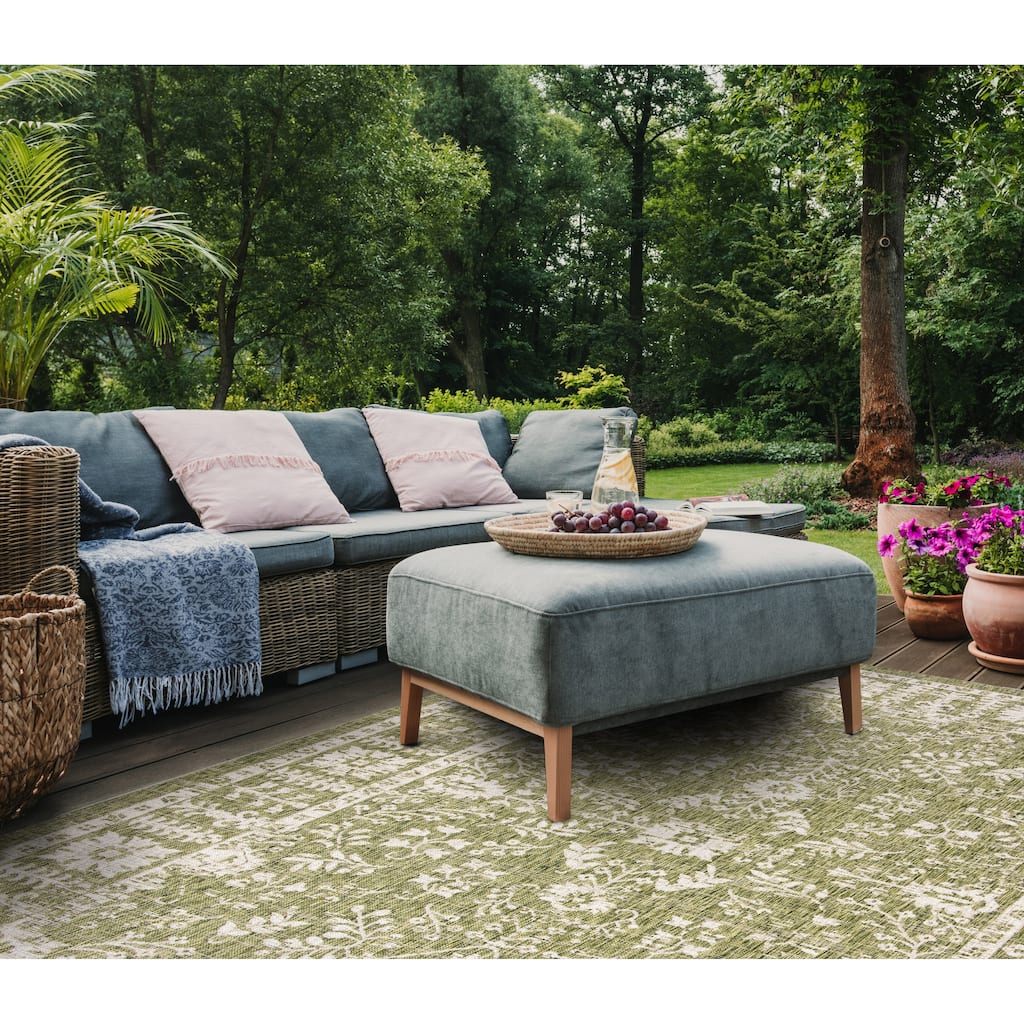 SAFAVIEH Courtyard Taghrid Indoor/ Outdoor Waterproof Patio Backyard Rug