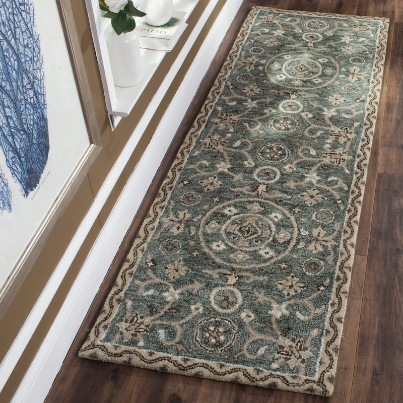 SAFAVIEH Handmade Bella Jakoba Modern Floral Wool Rug - 2'3" x 7' Runner - Grey/Taupe