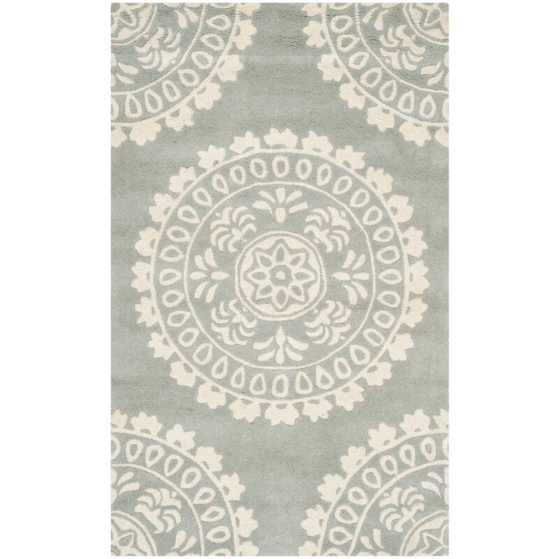 SAFAVIEH Handmade Bella Heerine Modern Floral Wool Rug