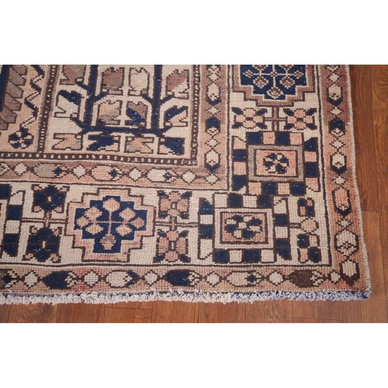 Bakhtiari Persian Vintage Rug Hand-Knotted Traditional Wool Carpet - 6'9"x 10'1"