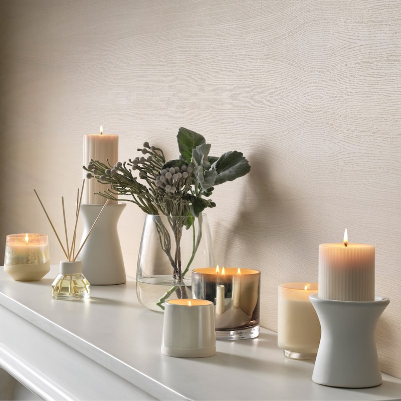 ILLUME Noble Holiday Winter White Candle
