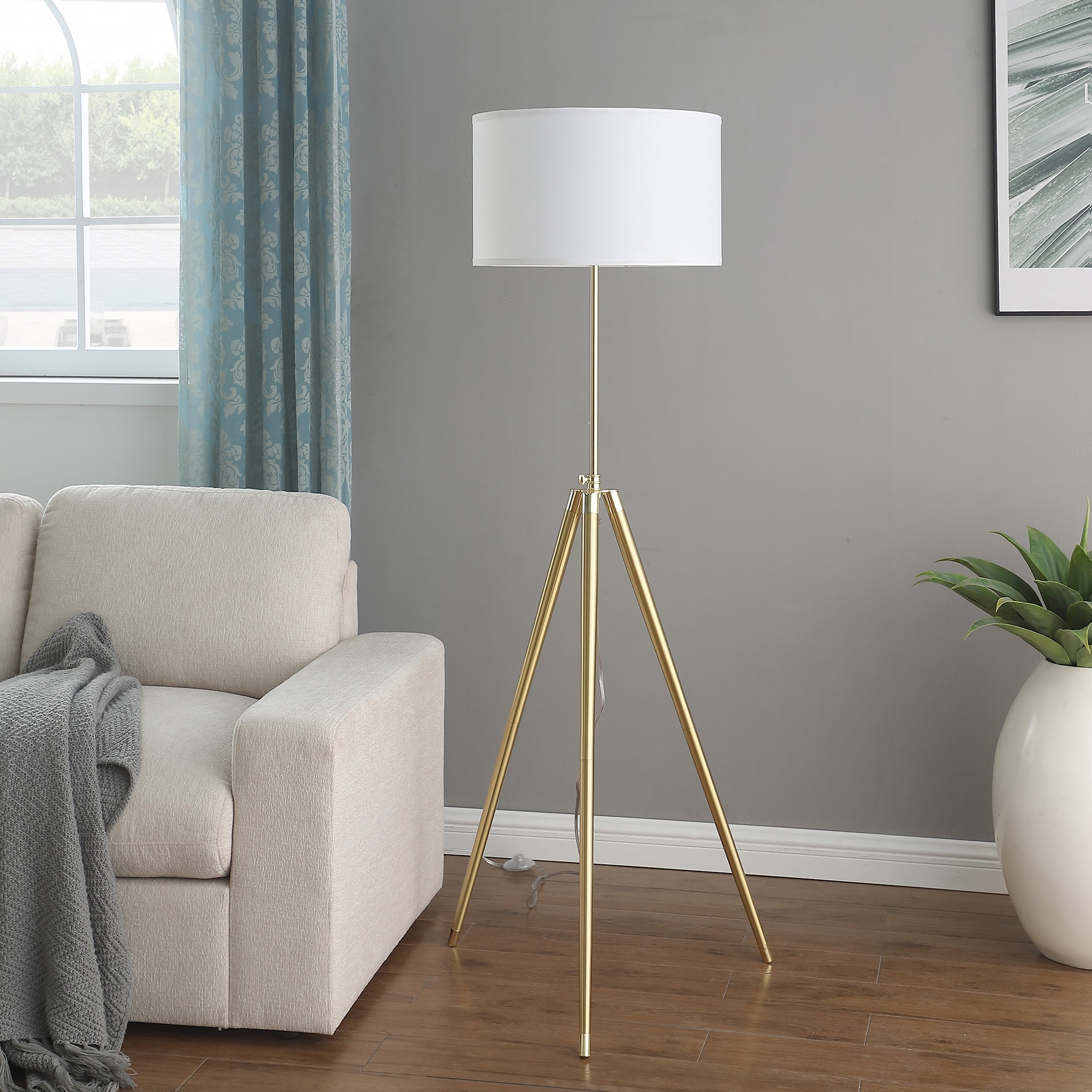 Gold tripod lamp target 2025