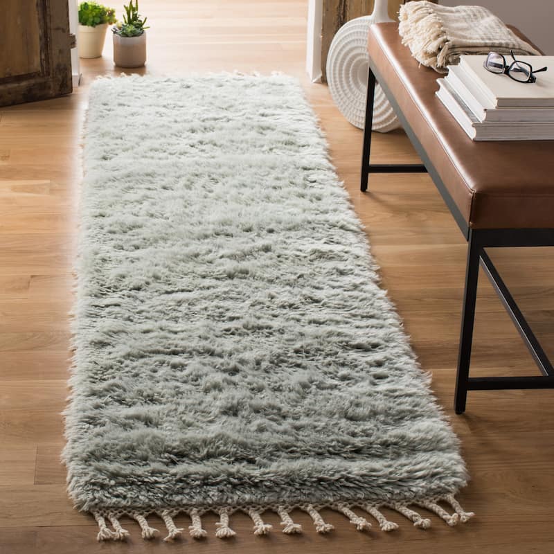 SAFAVIEH Hand-knotted Casablanca Shag Seva Tribal Wool Rug - 2'3" x 8' Runner - Blue