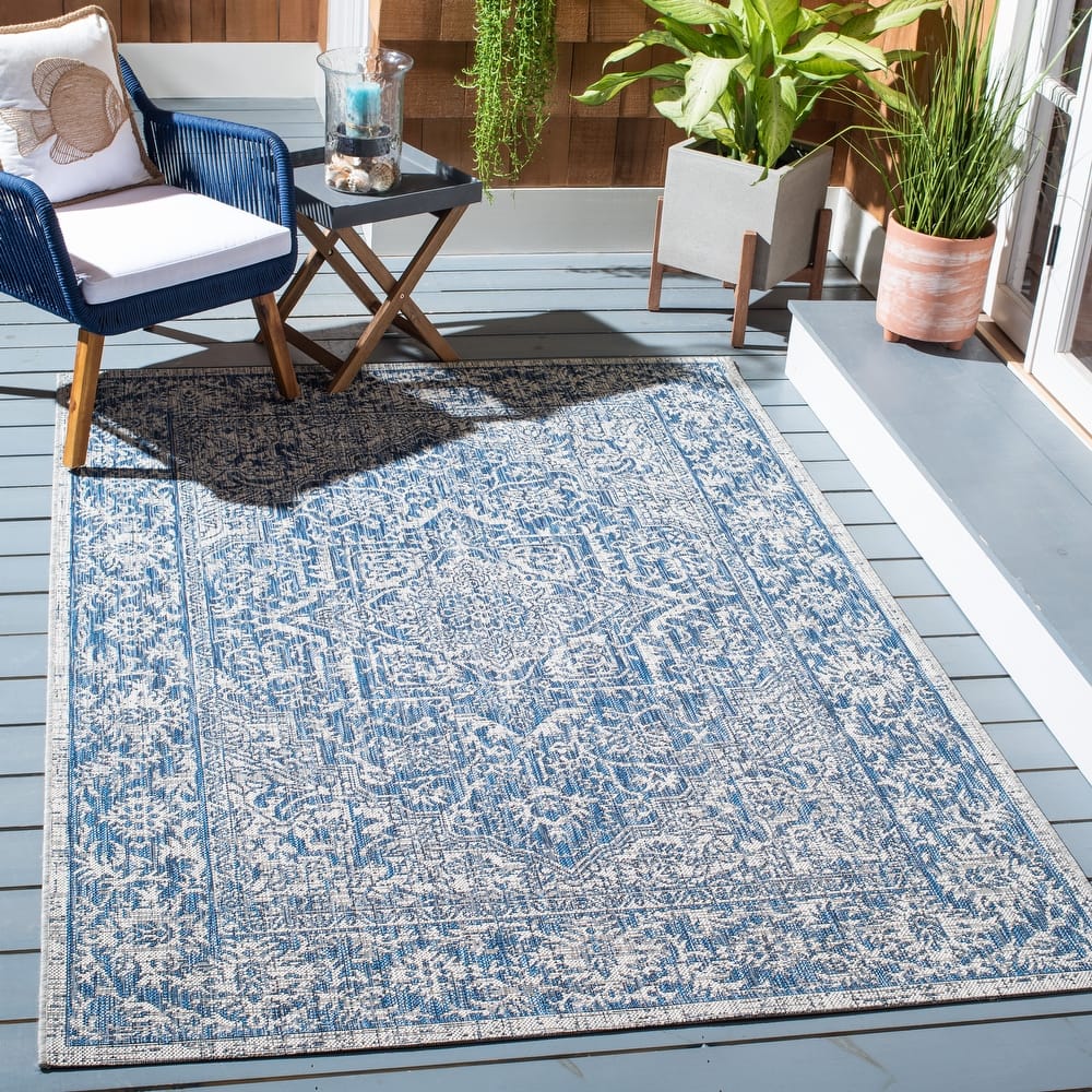 SAFAVIEH Courtyard Guylaine Indoor/ Outdoor Waterproof Patio Backyard Rug