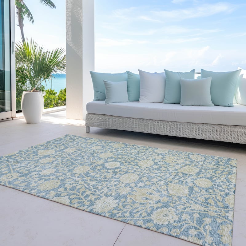 Machine Washable Indoor/ Outdoor Traditional Kashan Chantille Rug