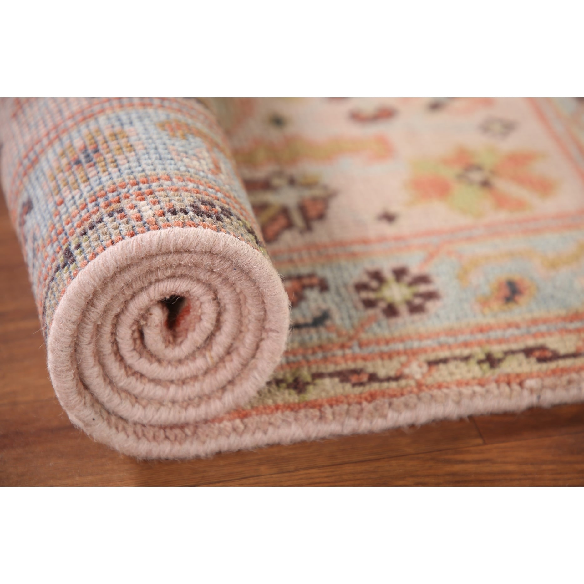 https://ak1.ostkcdn.com/images/products/is/images/direct/86ce4933d066d47ae2d9c7a6c3f8a41a4c7d3c91/Oushak-Accent-Rug-Handmade-Transitional-Pink-Wool-Carpet.jpg