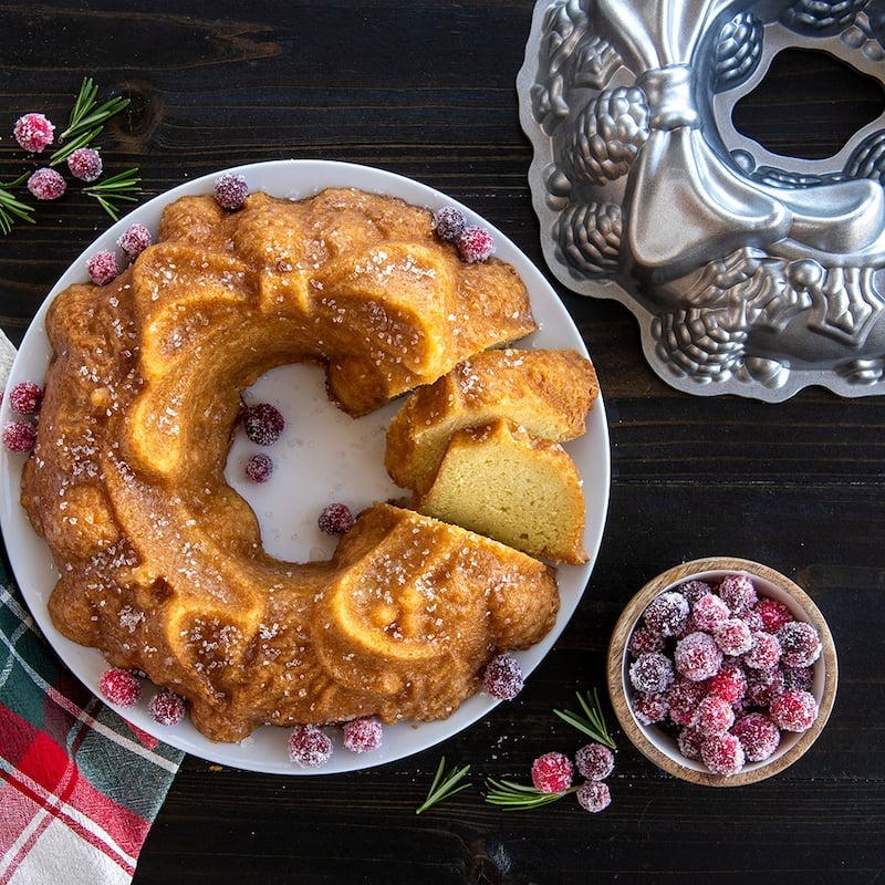 Nordic Ware Platinum Holiday Wreath Bundt Pan