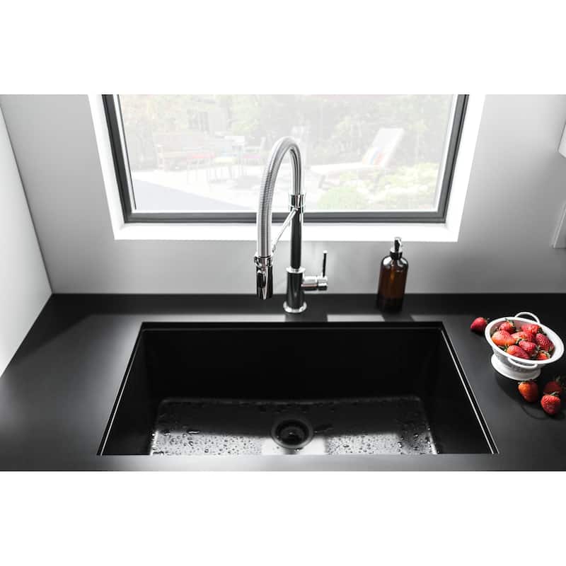 Delta Trinsic Pro Pre-Rinse Pull-Down Kitchen Faucet with Magnetic