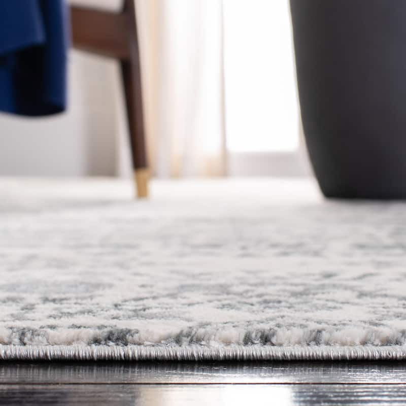 SAFAVIEH Isabella Eriona Traditional Rug
