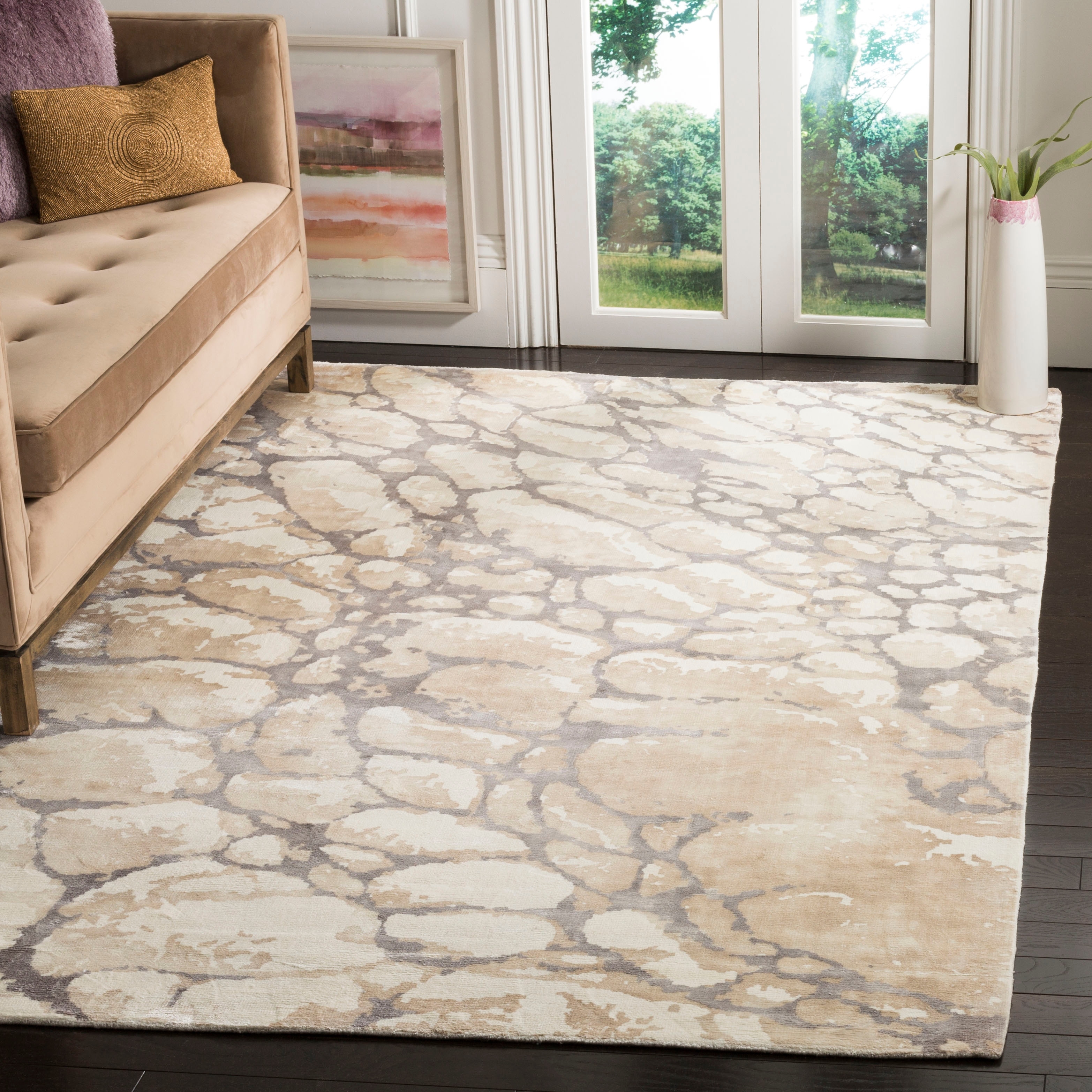 SAFAVIEH Handmade Mirage Oanh Modern Abstract Viscose Rug