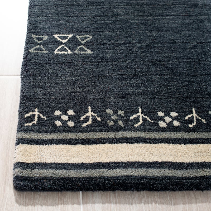 SAFAVIEH Handmade Himalaya Brittny Wool Rug - 4' Square - Charcoal - Square