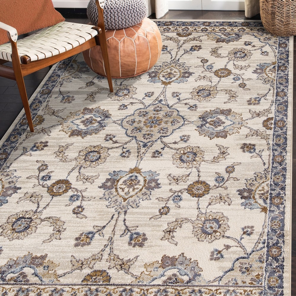 Julia Traditional Floral Area Rug