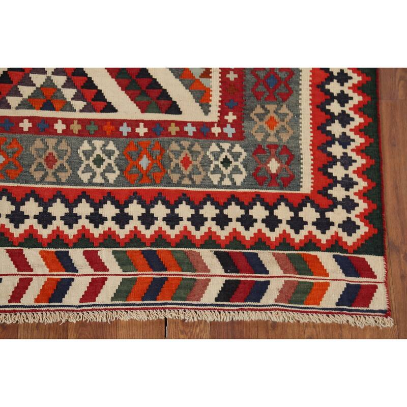 Kilim Qashqai Persian Vintage Rug Vegetable Dye Wool Carpet - 5'3"x 7'8"
