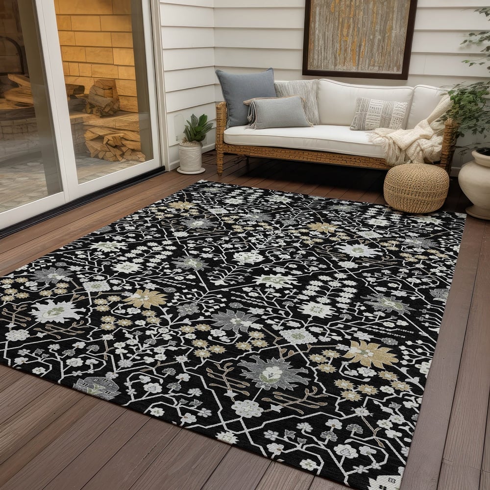 Machine Washable Indoor/ Outdoor Global Traditional Chantille Rug