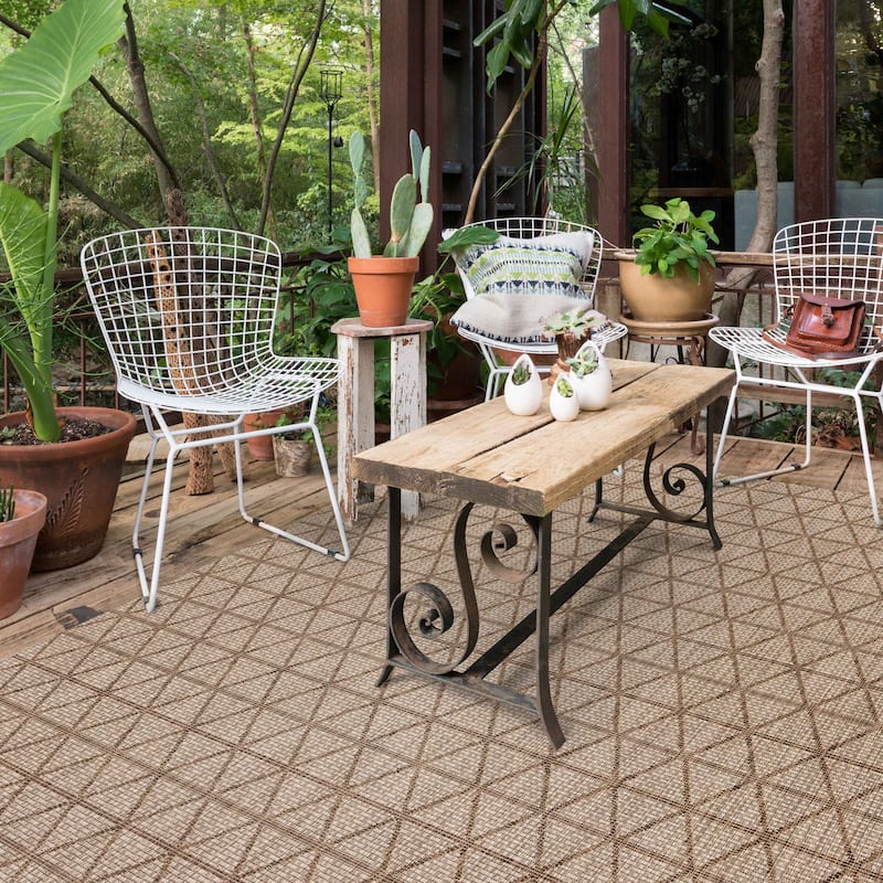 Alexander Home Havannah Indoor/ Outdoor Geometic Area Rug - 7'10" x 10'9" - Beige/Mocha