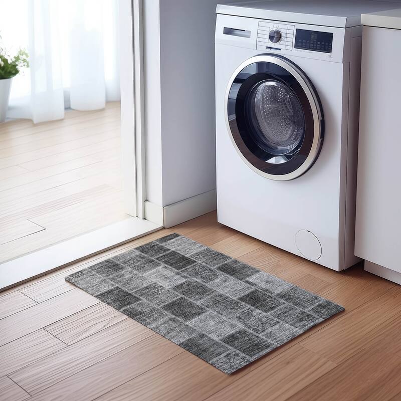 Machine Washable Indoor/ Outdoor Chantille Traditional Patchwork Rug