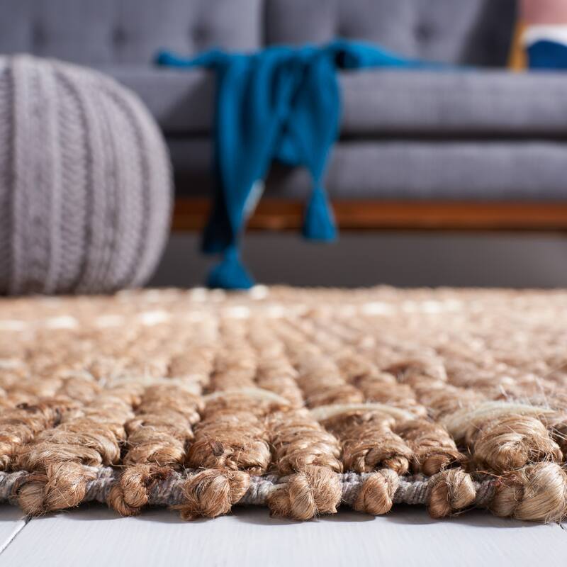 SAFAVIEH Handmade Natural Fiber Yara Geometric Jute Rug