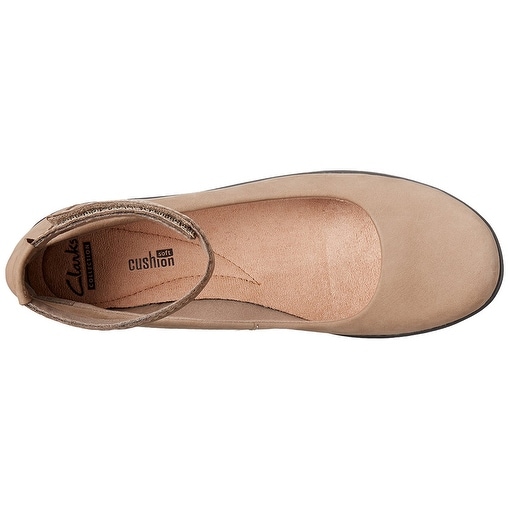 Clarks Womens Medora Nina Closed Toe 