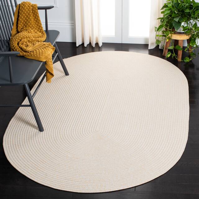 SAFAVIEH Handmade Braided Country Casual Lavada Rug - 4' x 6' Oval - Ivory/Beige