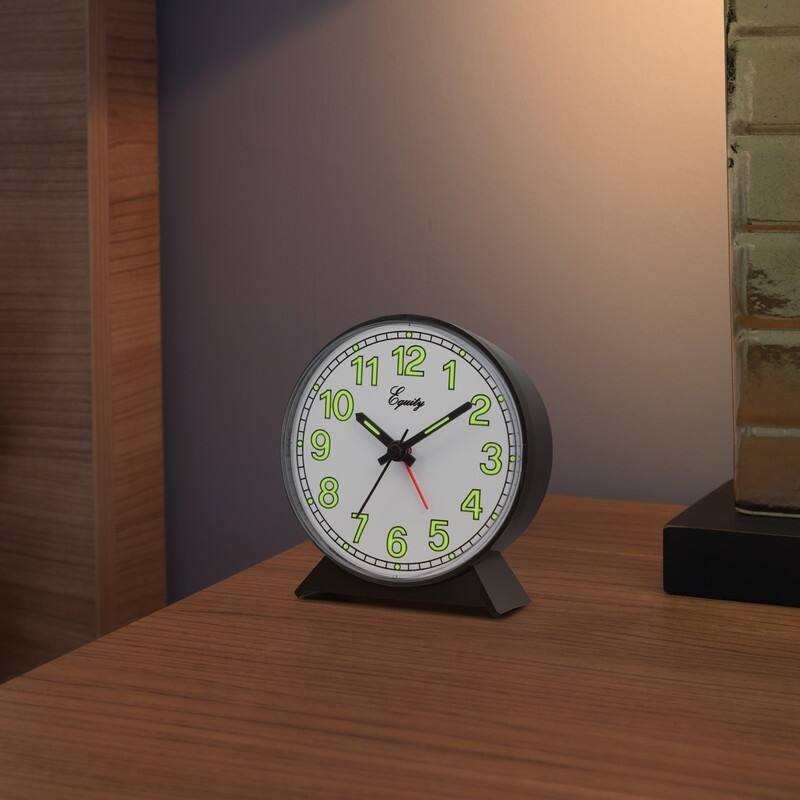 Equity by La Crosse 14077 Black BatteryOperated Analog Alarm Clock