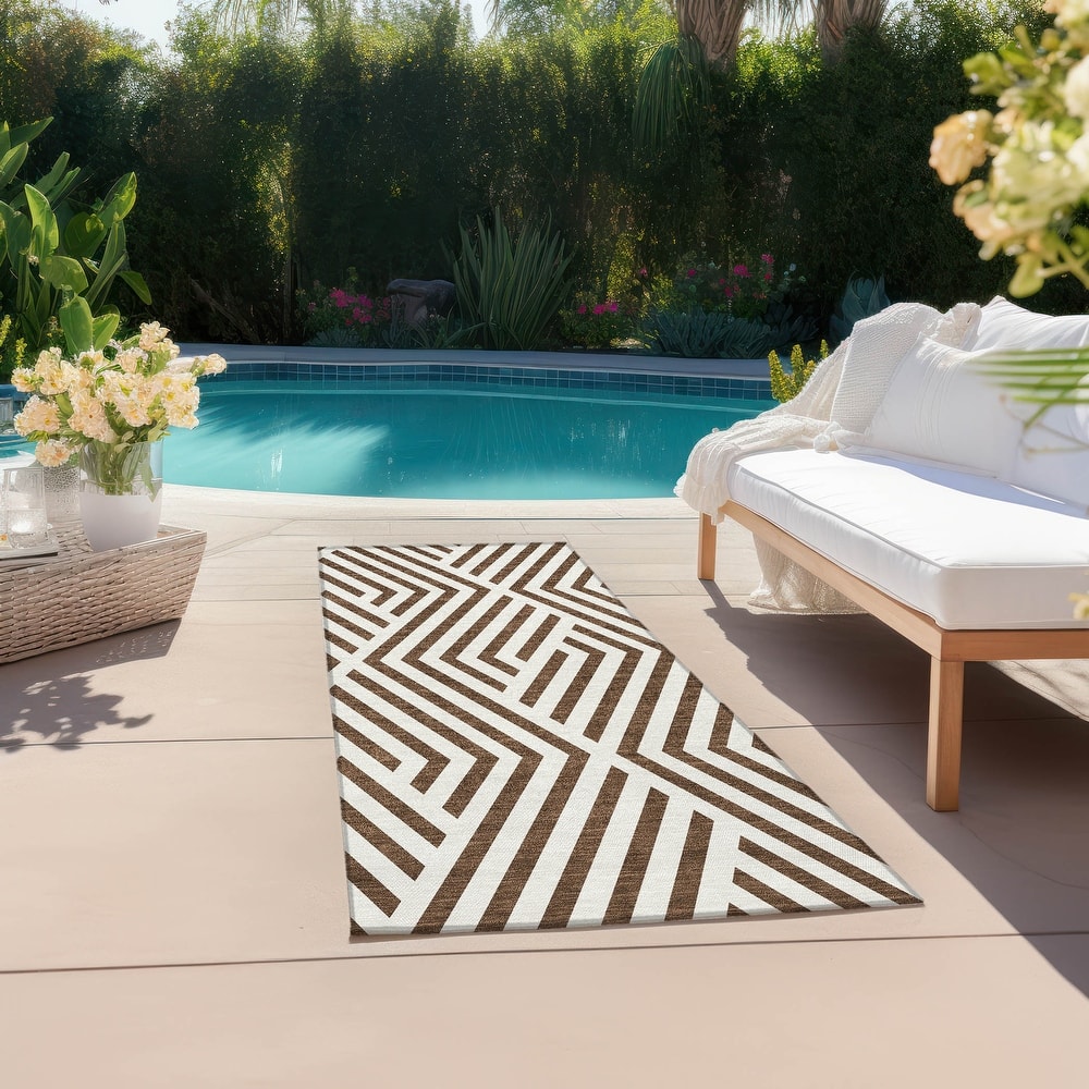 Machine Washable Indoor/ Outdoor Modern Diamonds Chantille Rug