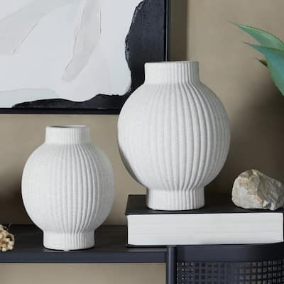 CosmoLiving by Cosmopolitan Ceramic Ribbed Vase (Set of 2)