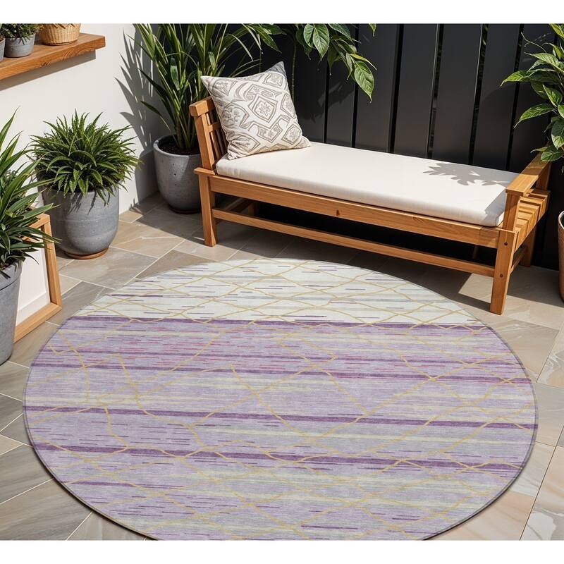 HomeRoots Striped Modern Rectangle Outdoor Rug - 8' Round