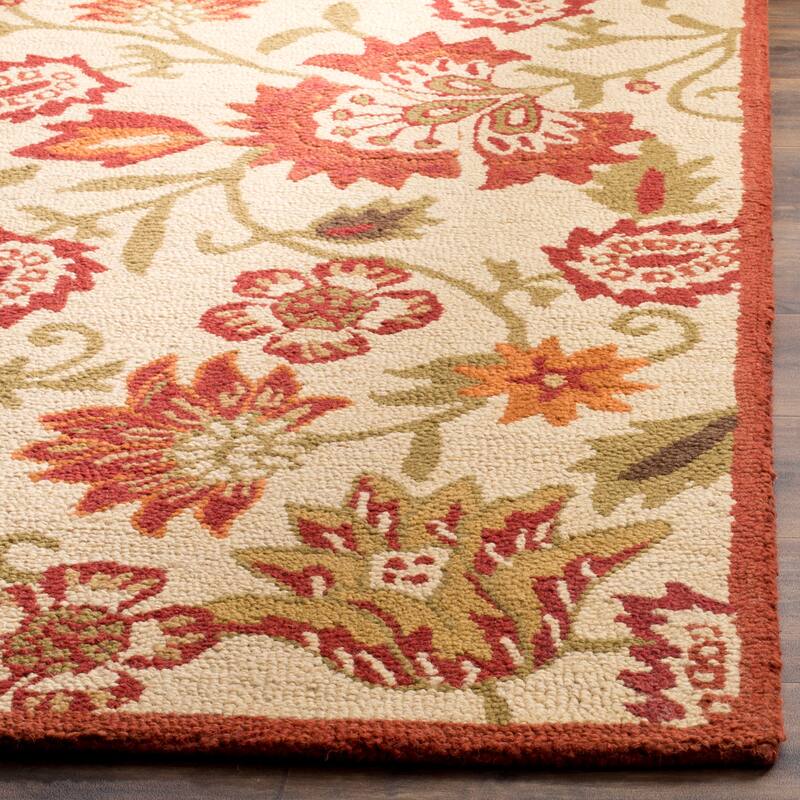 SAFAVIEH Handmade Blossom Paisley Christene Modern Floral Wool Rug