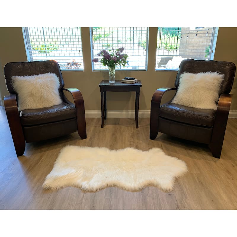 Highland Select Natural Long Wool Sheepskin 1-1/2 Pelt Shag Rug - 2' x 4'