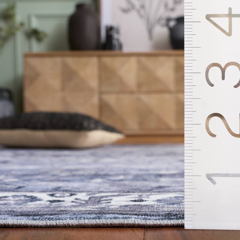 SAFAVIEH Arizona Renie Traditional Rug