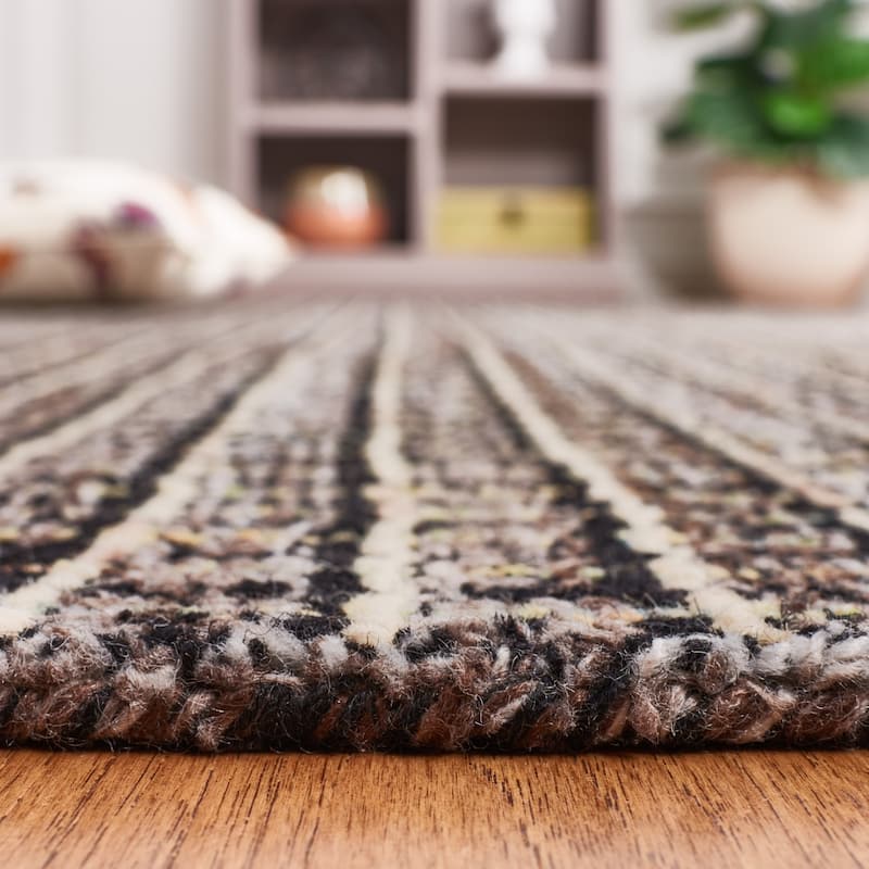 SAFAVIEH Handmade Abstract Vladanka Modern Wool Rug