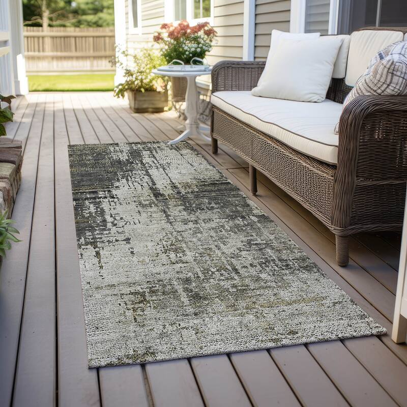 Machine Washable Indoor/ Outdoor Chantille Abstract Ombre Rug - Taupe - 2'3" x 7'6"