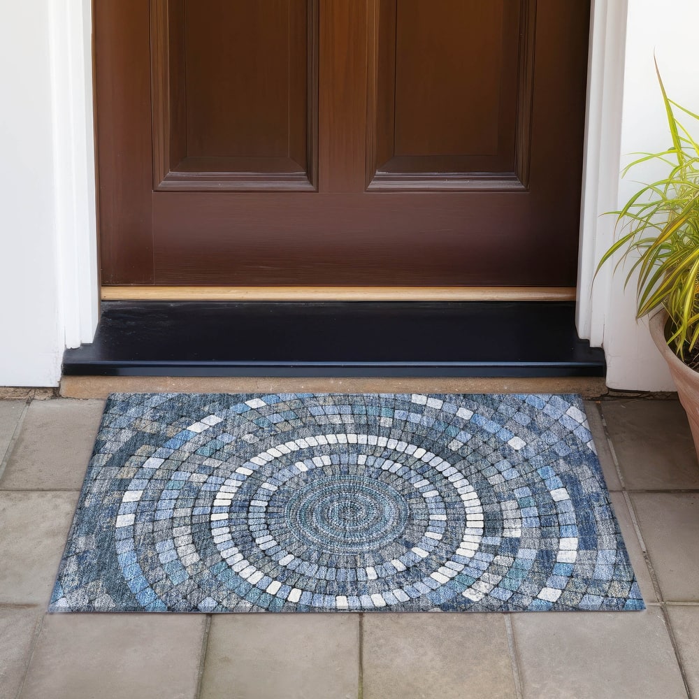 Machine Washable Indoor/Outdoor Contemporary Pinwheel Chantille Rug