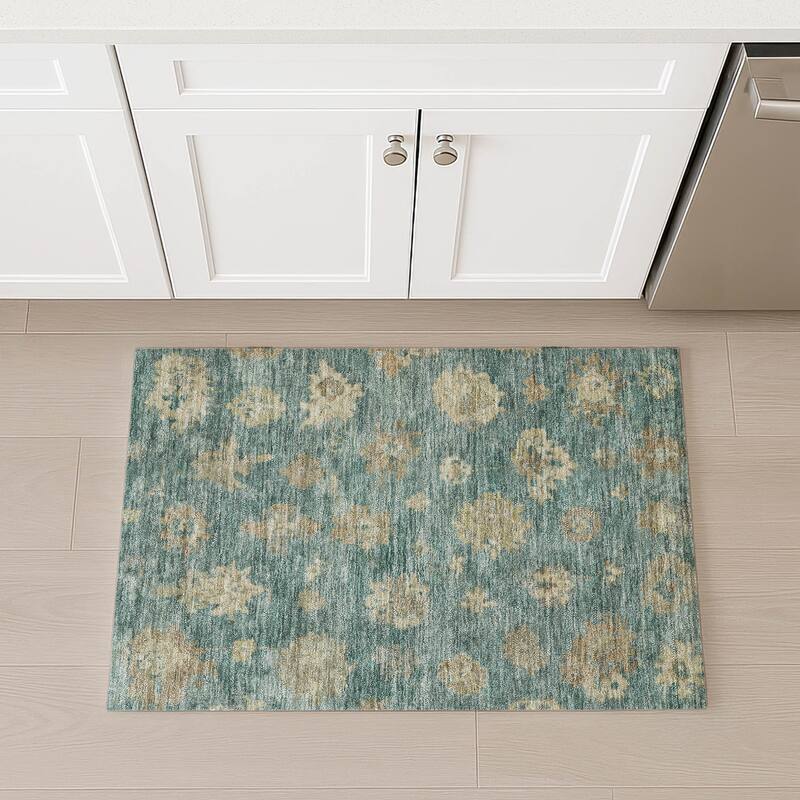 Machine Washable Indoor/ Outdoor Casual Traditional Chantille Rug