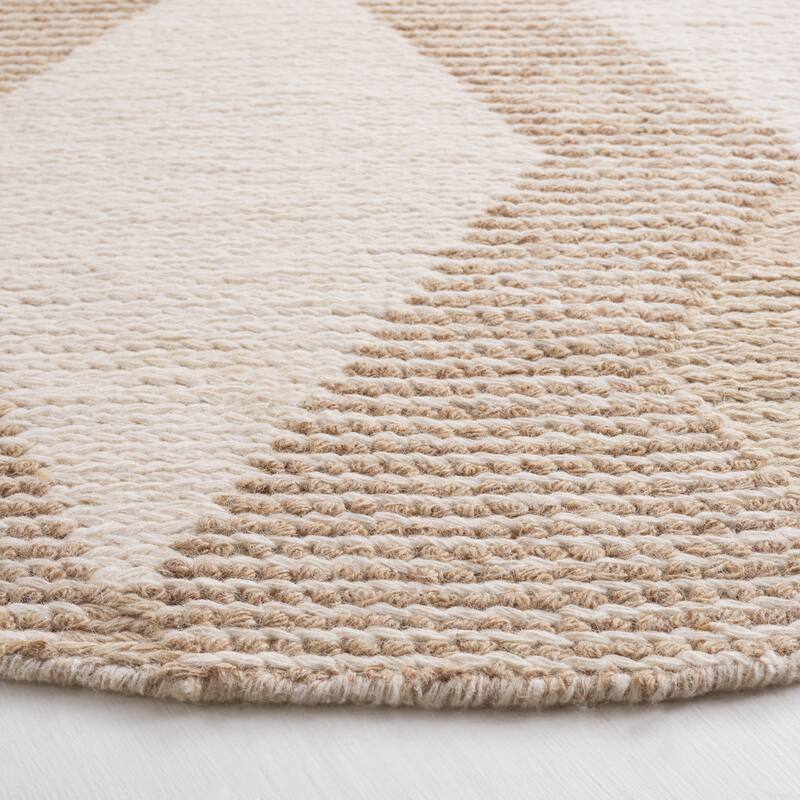 SAFAVIEH Handmade Natura Iridenta Diamond Boho Wool Rug