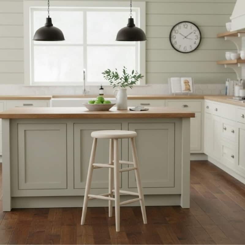 International Concepts Round Scooped Seat Stool