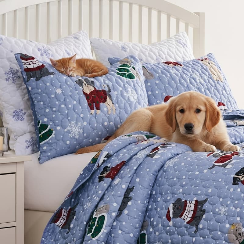 Winter Whiskers Reversible Dogs and Cats Quilt and Pillow Sham Set