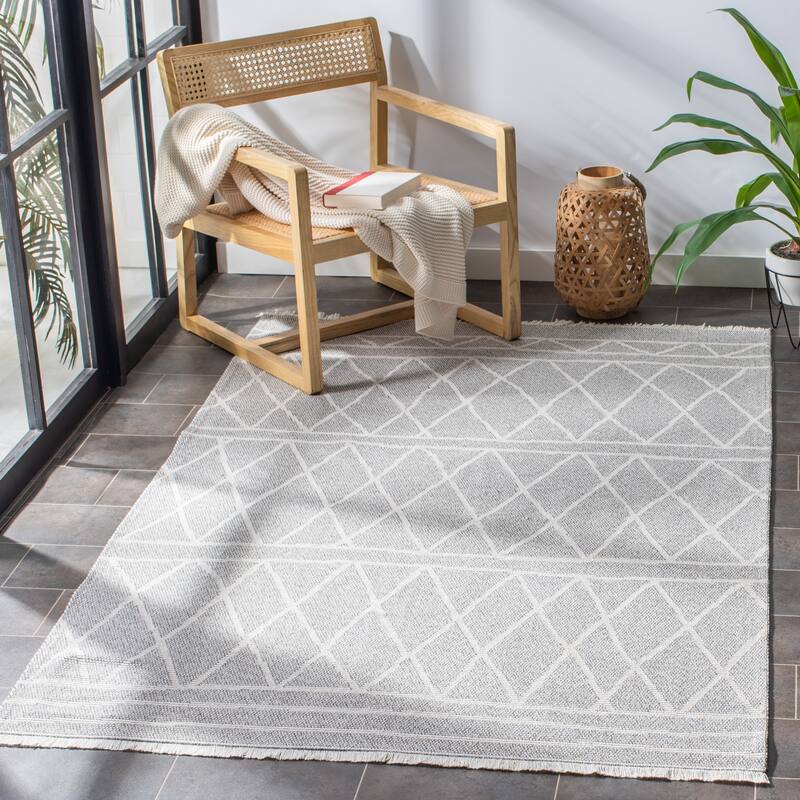SAFAVIEH Augustine Tamae Moroccan Trellis Fringe Rug - 8' x 10' - Grey/Ivory